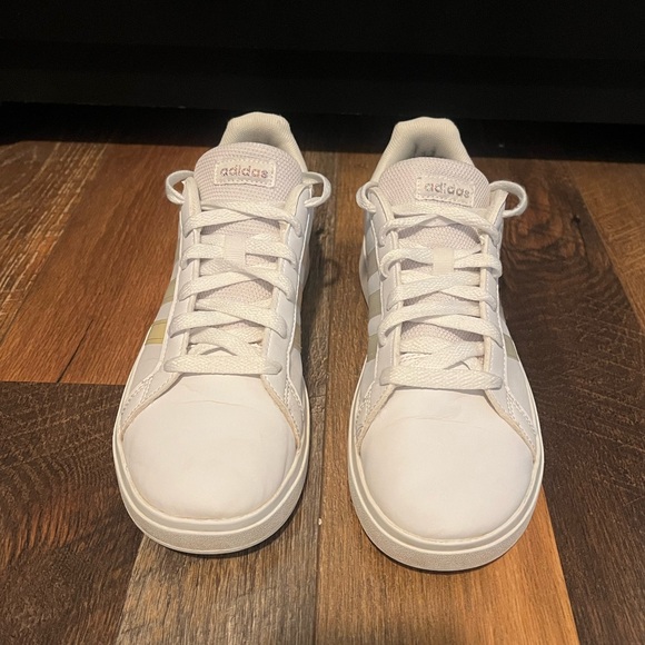 YOUTH GIRLS ADIDAS Grand Court Shoes WTE/IRIDESCENT SIZE 5.5 (NEED NEW INSOLES) - Picture 7 of 9